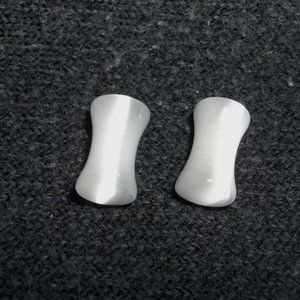 White Cats Eye Ear Plug Earrings    2G